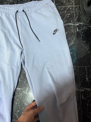 Nike Tech Fleece Morado Lila