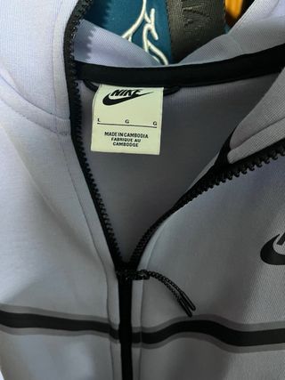 Nike Tech Fleece Morado Lila