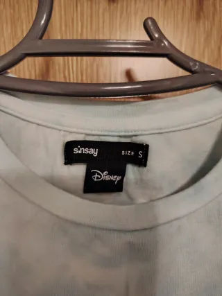 Camiseta Kiabi gris con estampado GRATEFUL