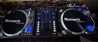 Coppia Giradischi Numark + Mixer Mixars