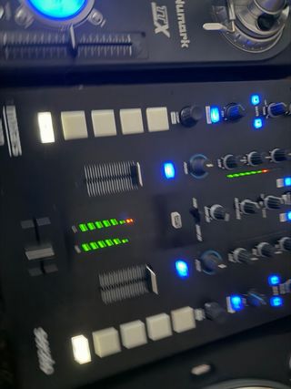 Coppia Giradischi Numark + Mixer Mixars