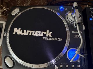 Coppia Giradischi Numark + Mixer Mixars