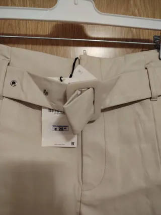 Pantalón corto de piel beige