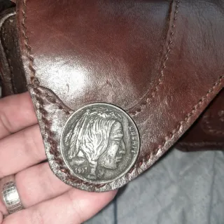 Riñonera de cuero estilo medieval