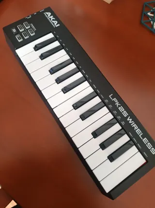 Controlador MIDI Akai LPK25 Wireless Bluetooth