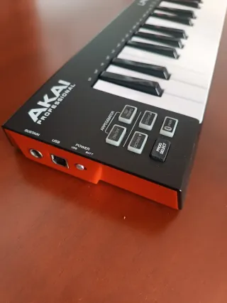 Controlador MIDI Akai LPK25 Wireless Bluetooth