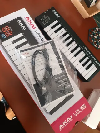 Controlador MIDI Akai LPK25 Wireless Bluetooth