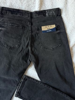 Pantalón vaquero Slim Pull&Bear negro