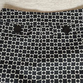 Falda con estampado geométrico