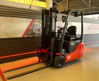 CARRETILLA ELEVADORA OCASION 1500 KG BATERÍA NUEVA