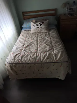 Cama individual de madera y tela 2 camas de 105