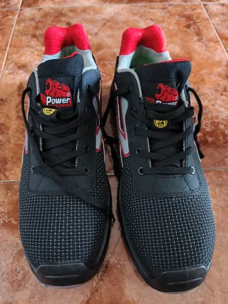 Zapatillas seguridad trabajo negras y rojas