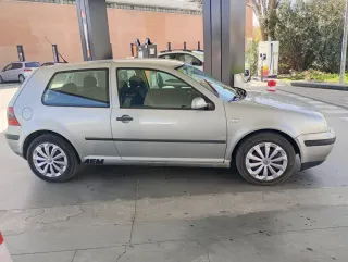 Volkswagen Golf 2003
