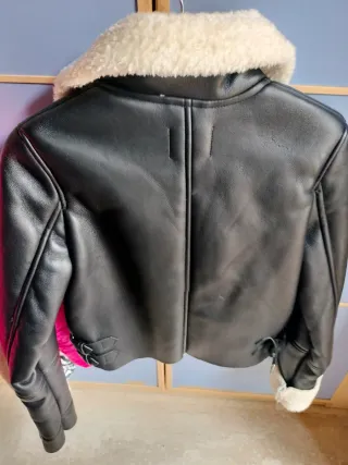 Chaqueta Bershka cuero chica borrego