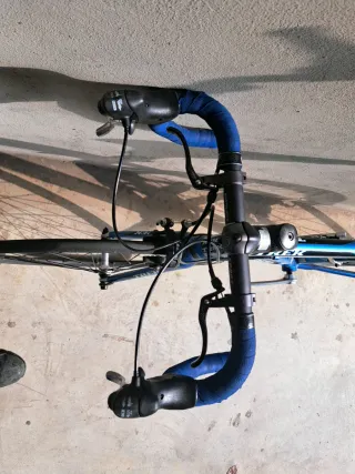 Bici da corsa Trek bambino blu