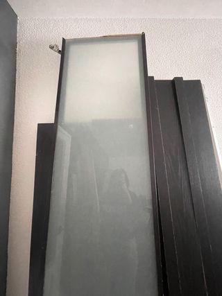 Puerta de cristal y madera Ikea..