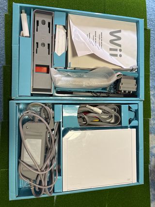 Nintendo Wii Bianca con due controller