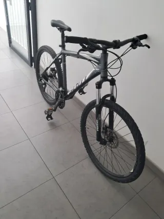 Bicicleta SCOTT muy ligera y como nueva MTB 26"