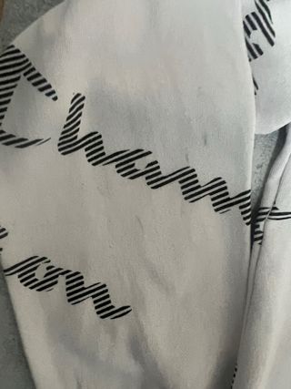 Sudadera Champion Vintage Logo All-Over Crema