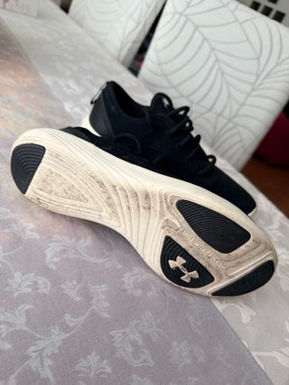 Zapatillas Under Armour Negras