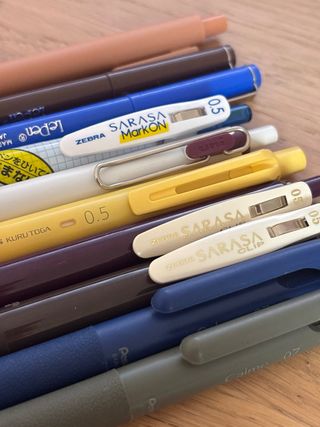 Set di penne e matite giapponesi