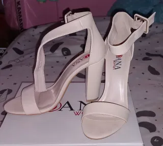 Zapatos de tacón Dana beige