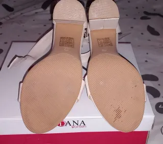 Zapatos de tacón Dana beige