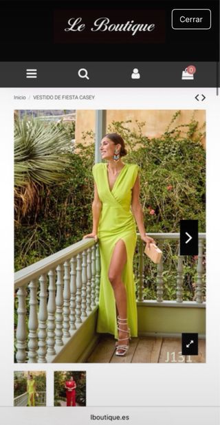 Vestido largo fucsia con abertura