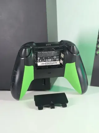 Xbox Series X 1TB Mando Edición Especial 20 Años