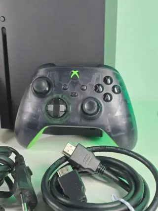 Xbox Series X 1TB Mando Edición Especial 20 Años