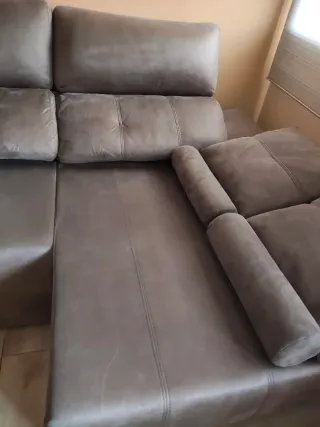 Sofá chaise longue en perfecto estado.