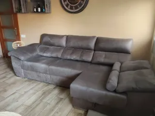 Sofá chaise longue en perfecto estado.