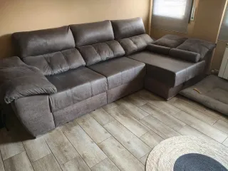 Sofá chaise longue en perfecto estado.