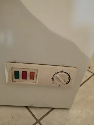 Congelatore a pozzetto bianco