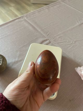 Uovo decorativo in pietra