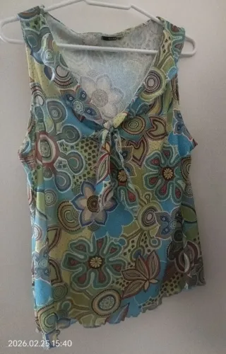 Confezione regalo occhiali da sole e 2 magliette senza maniche da donna