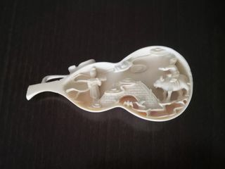 Antigua figura china tallada