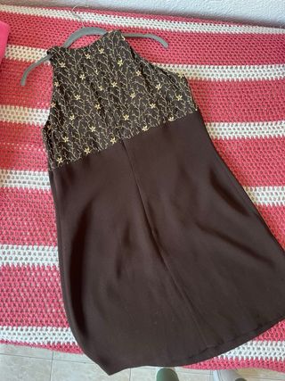 Vestido halter marrón con bordado floral