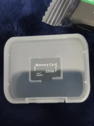 Due fotocamere digitali rosa in vendita