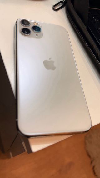 iPhone 11 Pro Plata Impecable