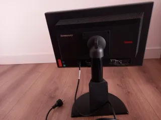 Monitor Lenovo ThinkVision 19'' 1940pw