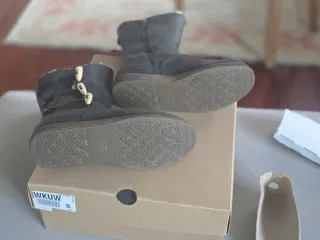 Botas UGG impermeables piel negra talla 38