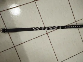 Cintura con proiettili decorativi