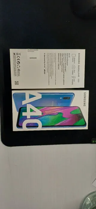 Samsung Galaxy A40 - Muy buen estado