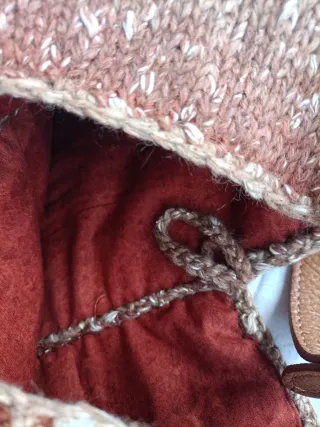 Borsetta a spalla in lana fatta a mano