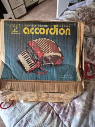 Acordeón Rojo Hera NEGOCIABLE