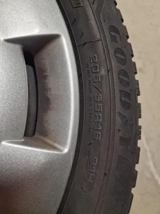 Neumáticos con tapacubos Audi