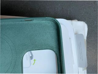 Custodia iPhone 13 Pro in silicone MagSafe verde