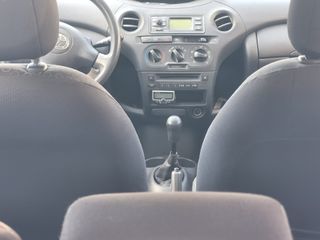 Toyota Yaris AVERIADO