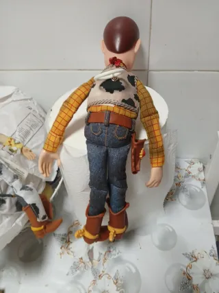Muñeco Woody Toy Story importante no hago envios n